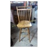 Swivel stool