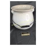 Ironstone chamber pot has crack