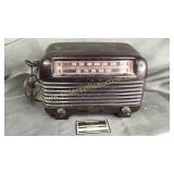 Vintage philco radio working condition unknown