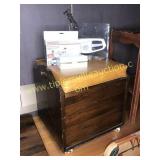 sewing stool with singer sewing acc.