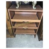 cabinet w/ pullout drawer storage 24x33"