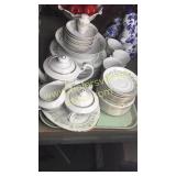 Vintage style house china contessa pattern 45pcs