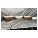 Pyrex early American 4pc nesting bowl set great