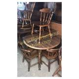 Kitchen table and 4 chairs oak finish with leaf