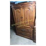 Basset armoire chest