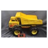 Vintage metal tonka toy dump truck