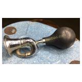 Vintage squeeze horn loud