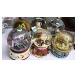 6 snow globes