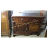 Ball and claw cherry server