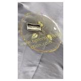 Yellow depression footed plate