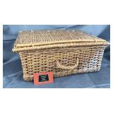 Basket with stick latch