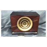 Vintage RCA Victor radio untested