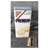 Premium saltine cracker tin