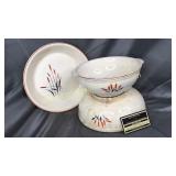 Vintage cat tail bowls and pie plate
