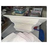 Wall shelf ledge