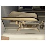 Detecto beam style baby scale