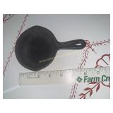 Cast iron ashtray skillet