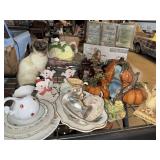 Group of trinkets, dishes and collectibles