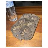 Small cast iron muffin pan