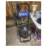 Pressure washer Briggs and Stratton engine
