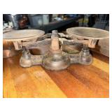 Small balance scales with extra pans