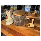 Pipe stand with humidor