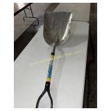 Aluminum scoopUnion fiberglass handle