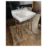 Garden sink on iron stand