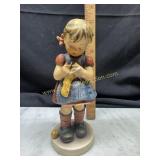 Goebel Hummel A Stitch in Time #255 figurine