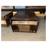 1940ï¿½s traveler radio turntable