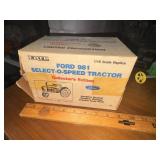 ERTL Ford 981 tractor