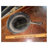 Cast iron skillet