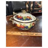 Vintage Lincoware enamel orchard cook pot with