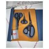 Kershaw set of 3 scissors in case