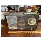 1960s zenith clock tube radio