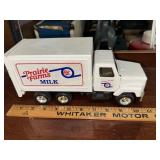 Ertl prairie farms milk truck