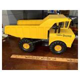 Vintage 1970s tonka mighty dump truck