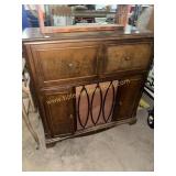 Radio cabinet