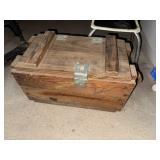 Hinge top crate