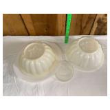 Tupperware Mold Set