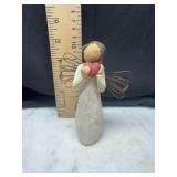 Willow Tree Angel of the Heart Figurine Susan Lordi Demdaco