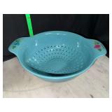 Pioneer woman melamine colander
