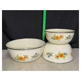 Set of 3 1970s enamel kitchen mixing bowl set