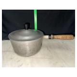 Club aluminum sauce pan