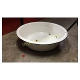 Graniteware dish pan