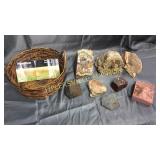 Collection of 8 geodes rocks/minerals in basket