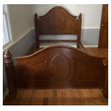 Michael Ashton Queen Size Bed
