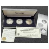 Display Case w/ 3 Comm. Half Dollar: