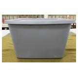 18 gal Plastic Tote With Lid