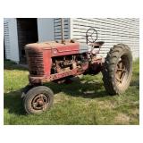 IH M Tractor